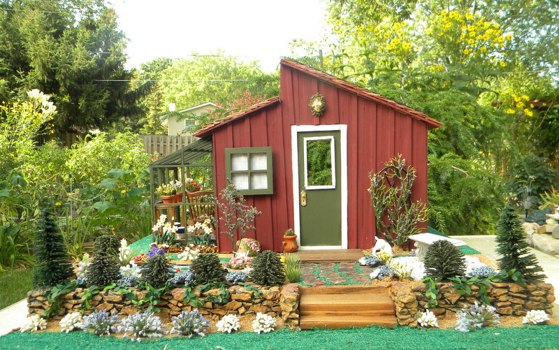 CreativeMeAndLife My Greenleaf Dollhouse Contest Entryfinally am able to post pictures!