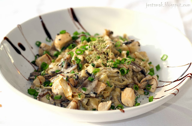 Tagliatelle z kurczakiem i pieczarkami