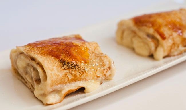 Crepes De Crema Catalana Y Sirope De Chocolate