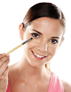 Disimular las ojeras Disimular las ojeras con maquillaje