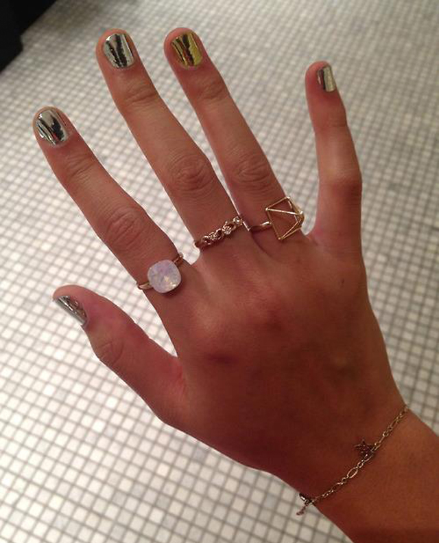 Market HQ Blog: Metallic Silver Nails