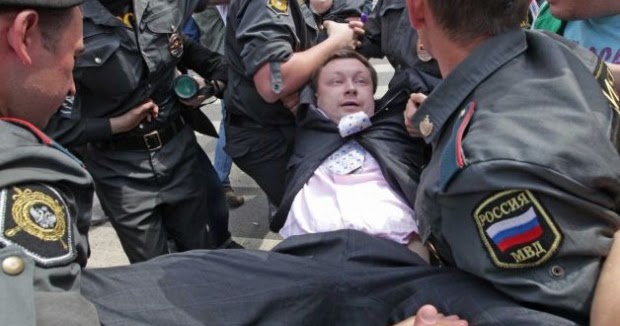 News Politics Realmaxray Russian Police 82