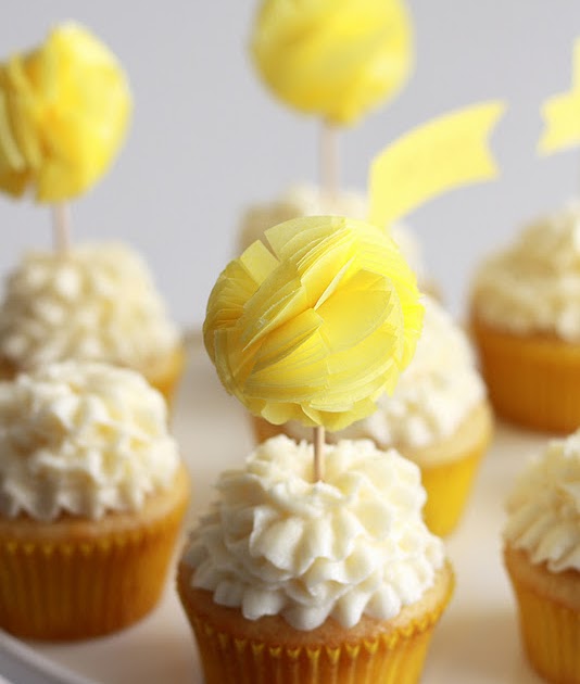 PomPom Cupcake Topper Tutorial