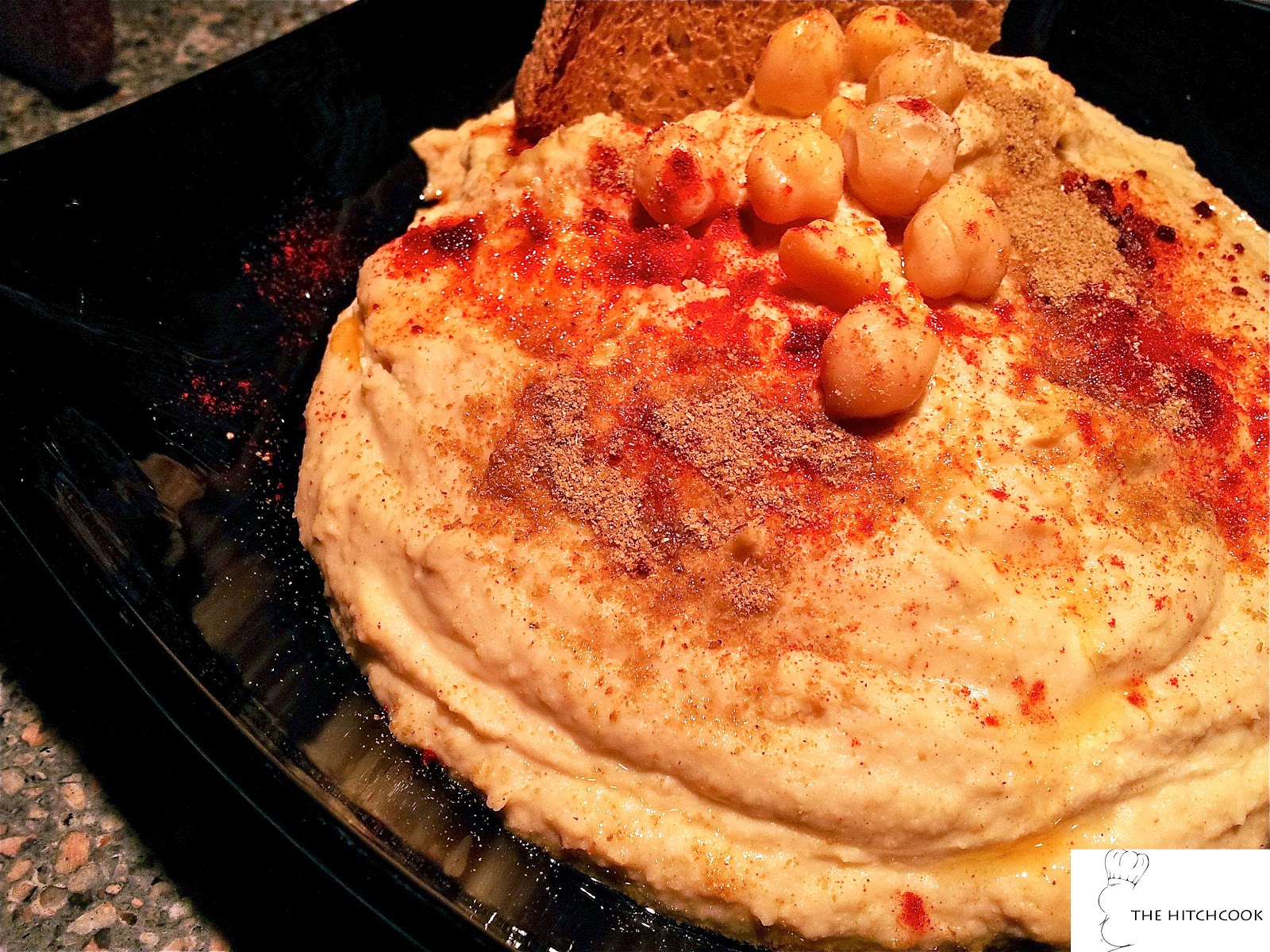 THE HITCHCOOK HUMMUS vs. GUACAMOLE (Duelo de entrantes)