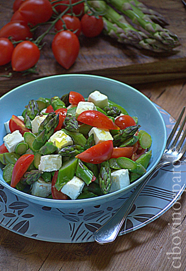 insalata di asparagi , pomodorini e feta 