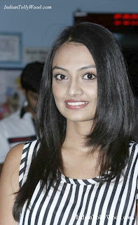 Telugu Actress Nikitha Narayan Latest Spicy Pics
