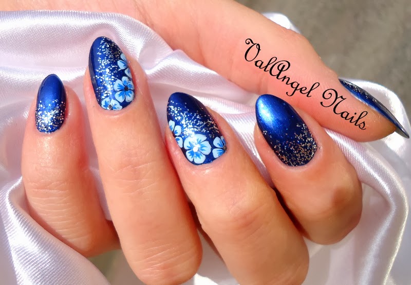 elegant blue nail design