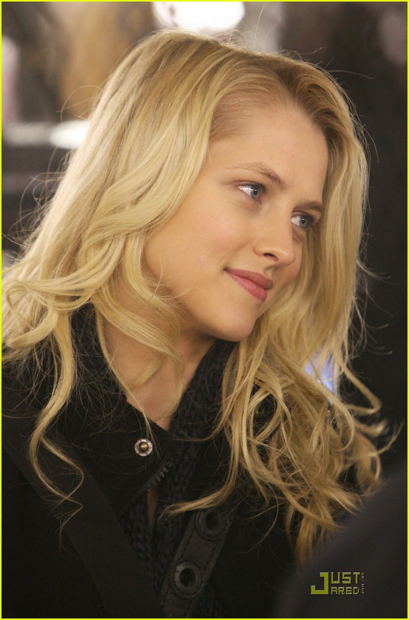 Goalpostlk. Teresa Palmer New Images