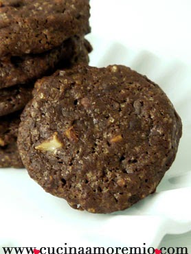 Biscotti con cioccolato e nocciole