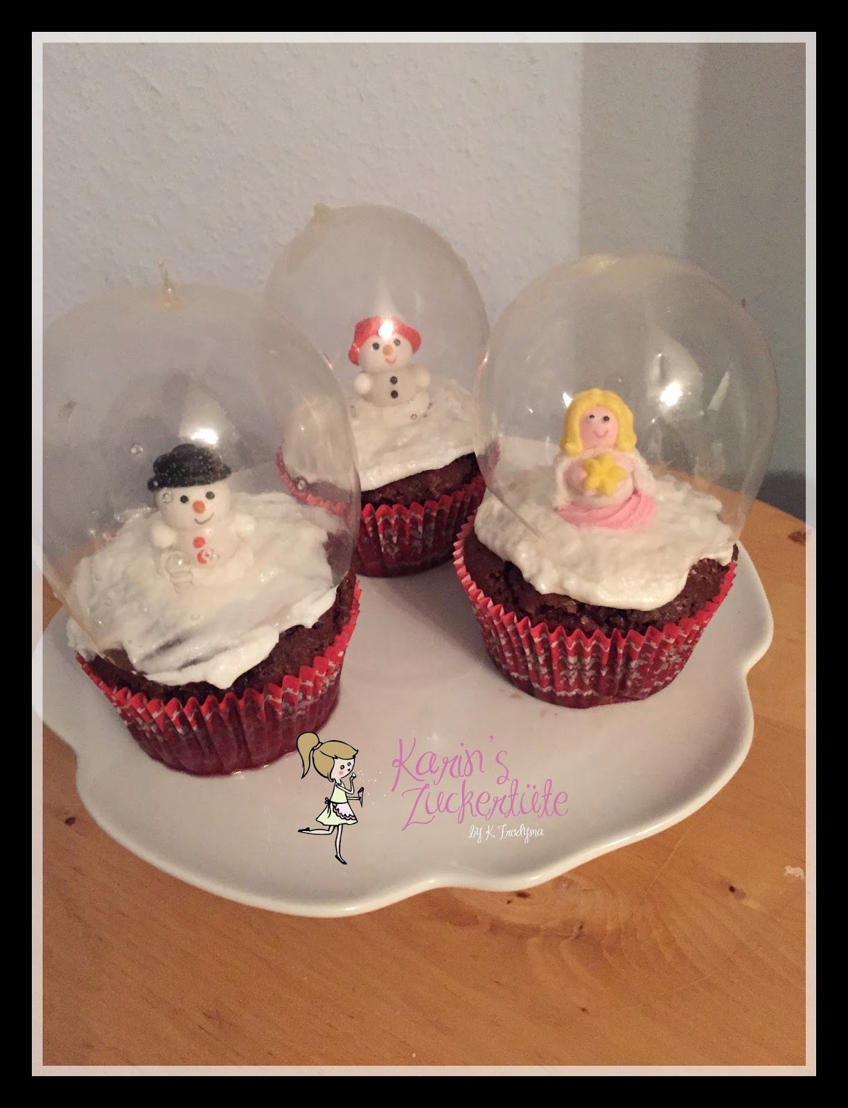 Da Ich So Viele Anfragen Bekommen Habe Zeige Ich Euch Heute Wie Man Diese Schneekugeln Macht Ihr Braucht 12 Schneekugel Weihnachten Schneekugel Cupcakes
