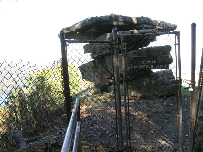 Chattanooga Daily Photo Umbrella Rock