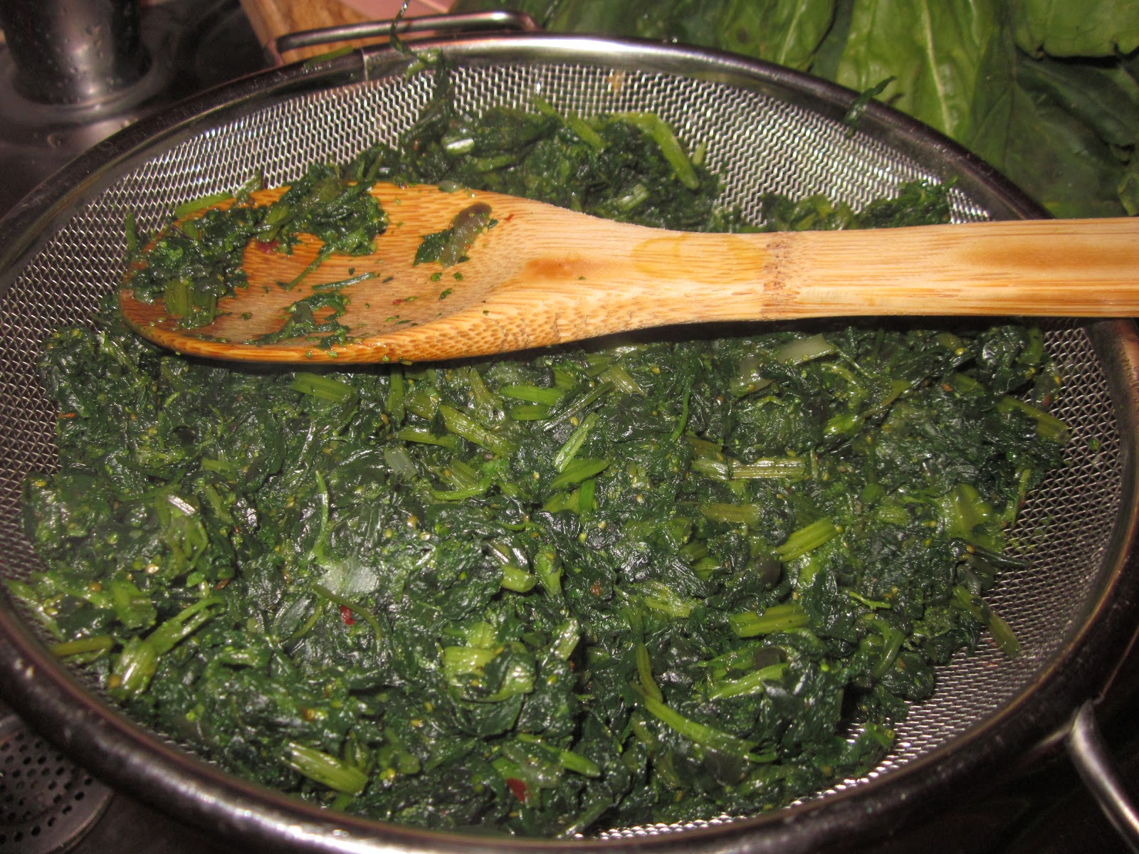 OĞLAK KIZLARI Isırgan otlu börek tarifi ve ısırgan otu, nasıl elleri