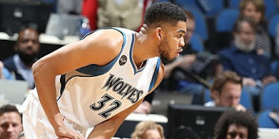 Karl Towns anota doble-doble en la caída de Wolves 