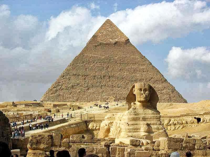 Piramida dan Great Sphinx di Giza Piramida dan Great Sphinx di Giza