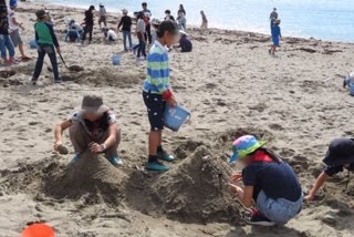 H30高四小 弓ヶ浜移動教室 サンドアート