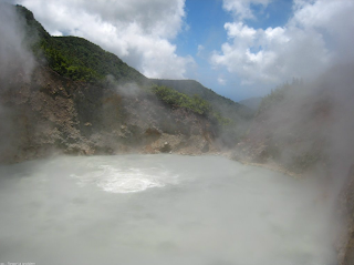 Кипящее озеро в Доминикане \ Boiling Lake in the Dominican Republic Guatemala Best Hd wallpapers, foto, picture, обои в высоком качестве хд, Красочные фотографии райских озер для рабочего стола,  места где стоит побывать, озера мира, смотреть фотографии озер