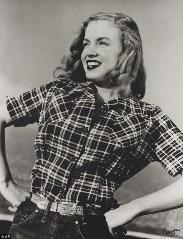 Check Out What Marilyn Monroe Looked Like  on 3/10/1946 