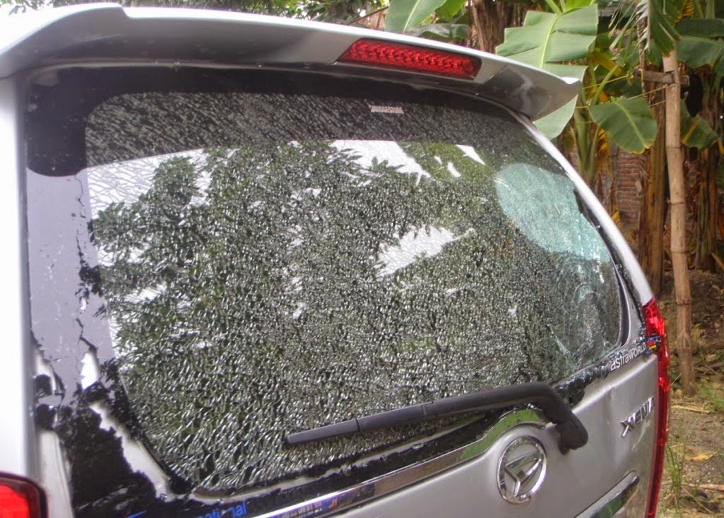 Kaca Mobil Pecah Termasuk Perubahan Tulisan