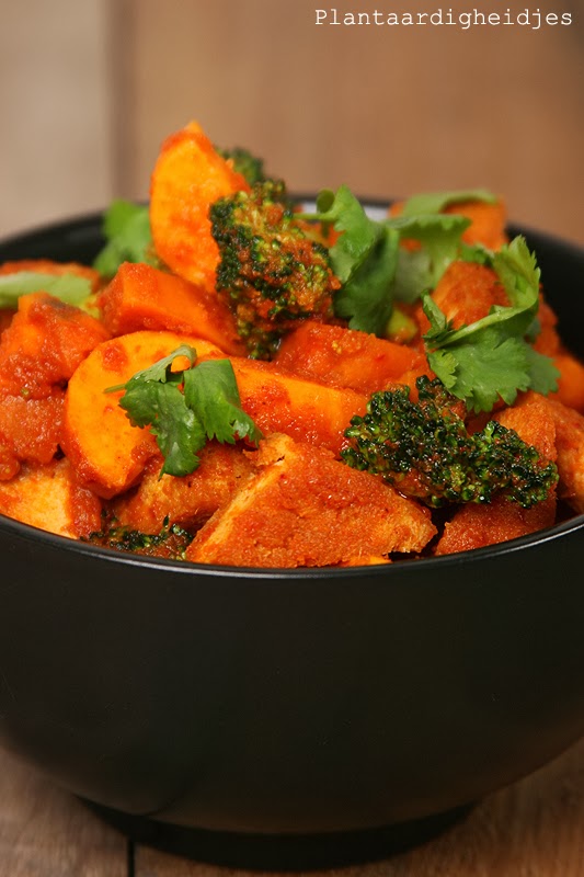 Broccoli zoete aardappel schotel met curry pasta Plantaardigheidjes