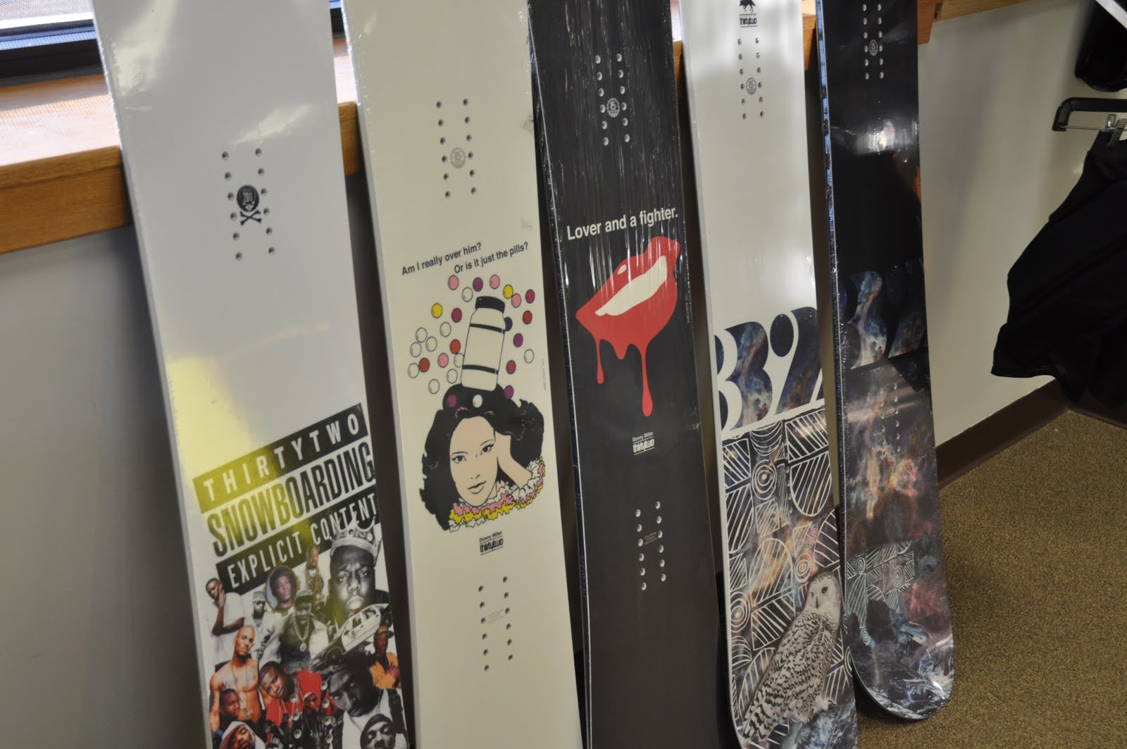 Alpine Ski Shop Daily Drops Thirty Two Snowboards??????