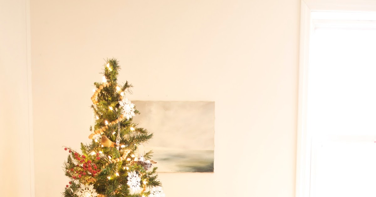 906 E. Chic ANTHROPOLOGIE Inspired PomPom Tree Skirt {A TUTORIAL}...