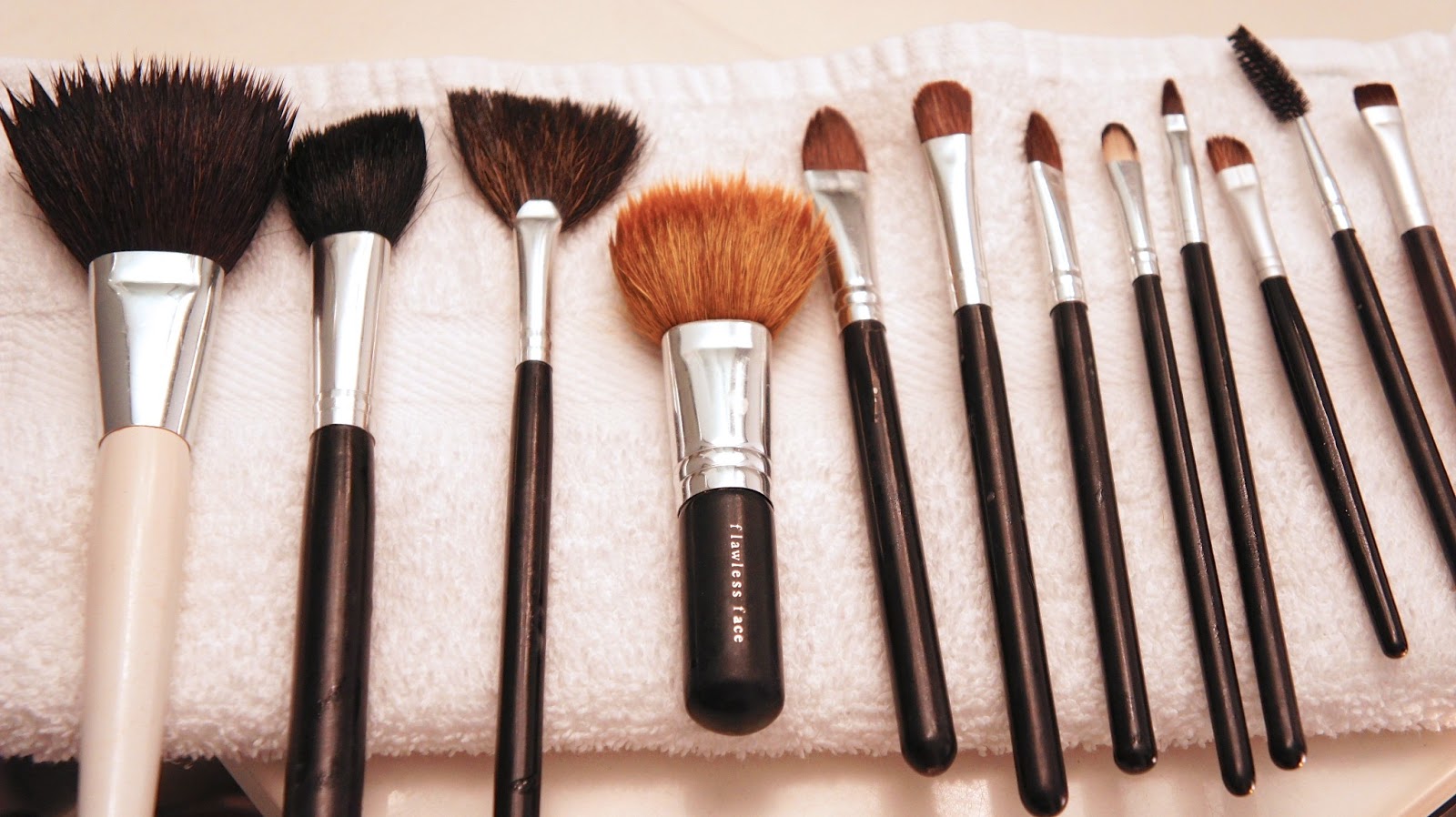 Food. Fashion. Home. Cleaning Makeup Brushes Pro Style