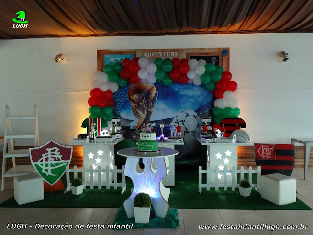 Tema Futebol - Decoração provençal simples Decoração de Futebol para festa de aniversário infantil - Mesa temática decorada na Barra da Tijuca - RJ
