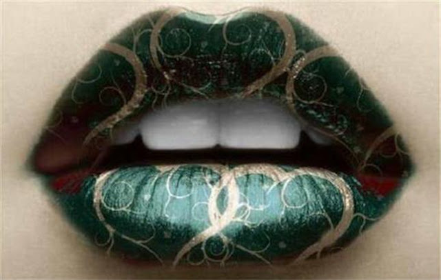 Green Antique Golden Lip Makeup