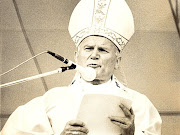 El Papa viajero está rumbo a la santidad, momento indicado para recordar sus . papa portada