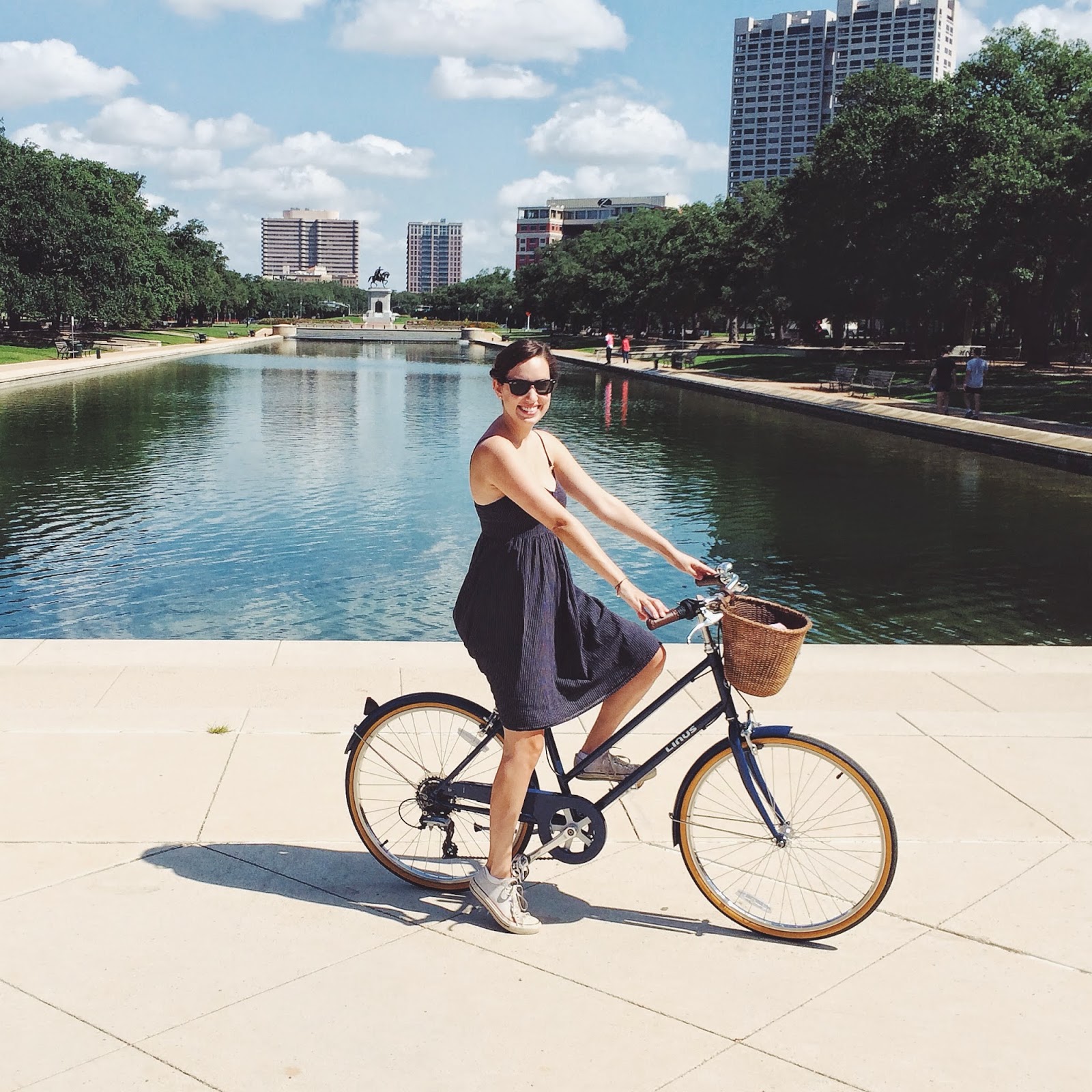 Linus Scout Bike, Linus Bike Scout, Navy Linus Scout Bike, Hermann Park Houston, Trendy in Texas, Trendy in Texas Blog