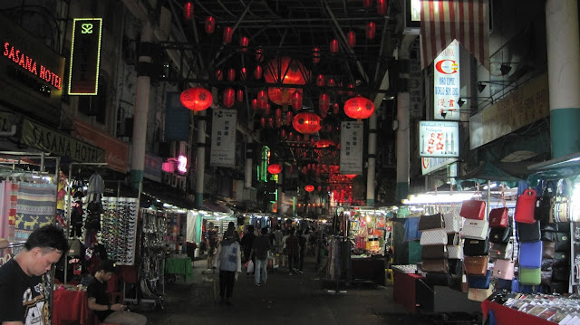 Noche en las calles del Barrio Chino de Kuala Lumpur Noche en las calles del Barrio Chino de Kuala Lumpur