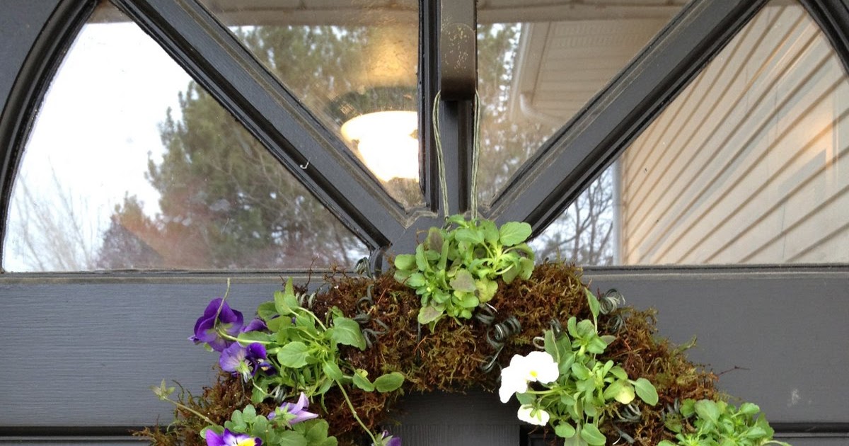 Life Frosting A fresh flower wreath