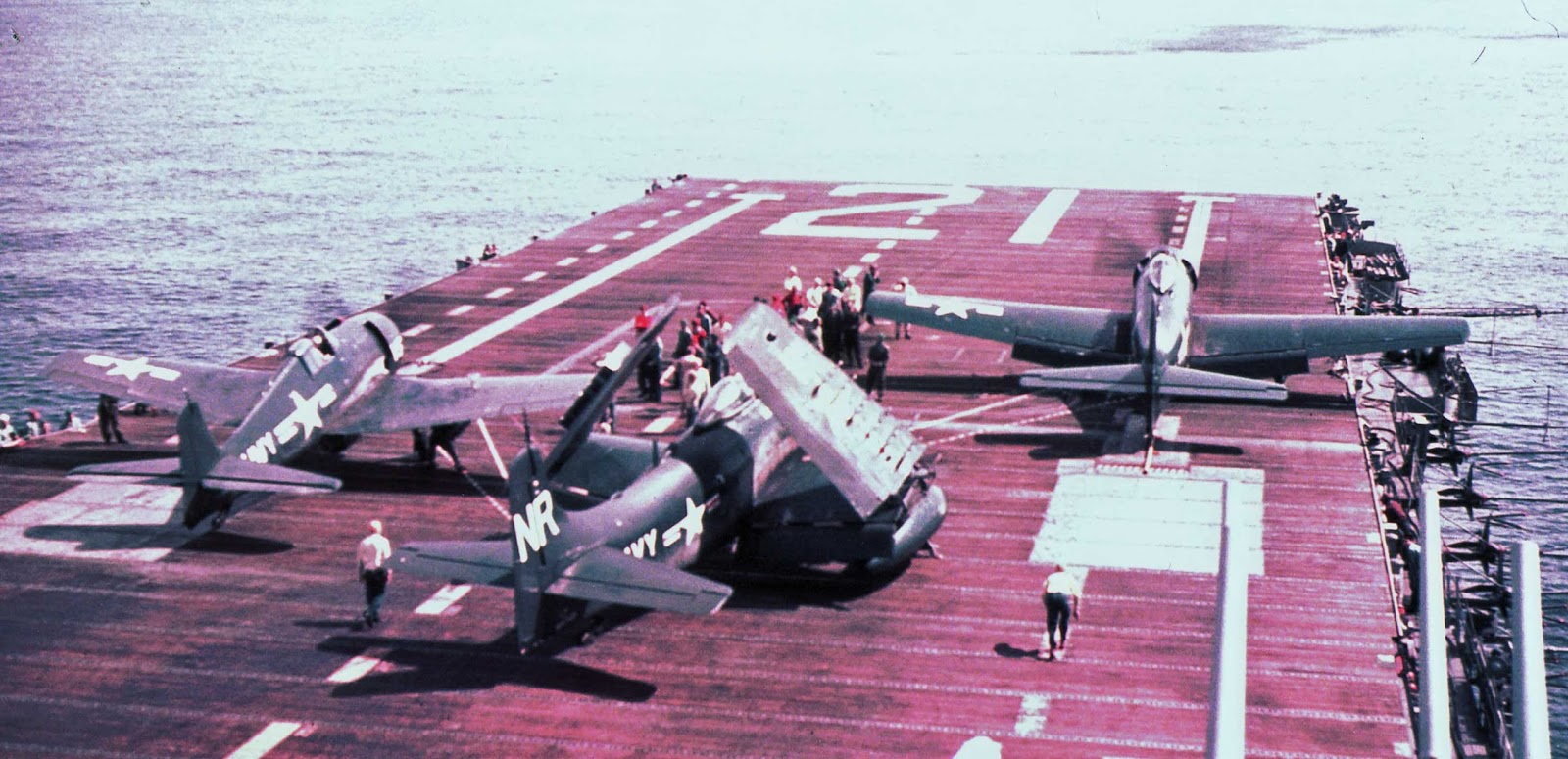 http://2.bp.blogspot.com/-vwHpFZ01THQ/VaZ2ki9yUdI/AAAAAAAAIfE/GyHSF_42zVE/s1600/F6F%2Bmissile%2Band%2Bsupport%2Baircraft.jpg