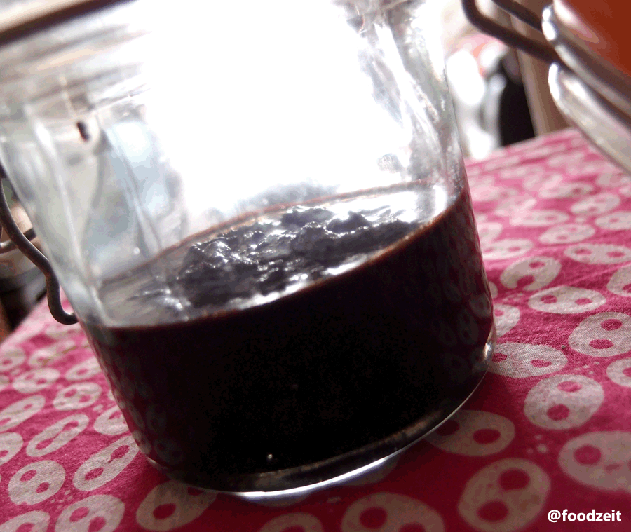 What's the time? It's FOODZEIT How to make self made vanilla paste using fresh vanilla beans