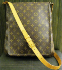 PRE-OWNED LV MUSETTE