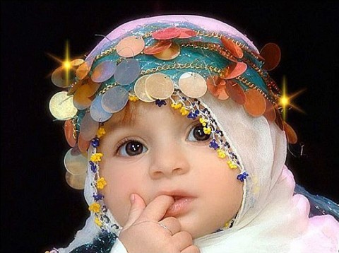 அழகான பெண் குழந்தைகள்.. Cute+baby+girl+in+hijab+by+cool+images+%25282%2529