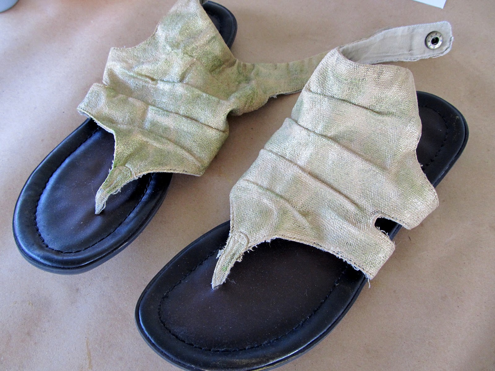 WobiSobi Paint Your Shoes Gold. DIY