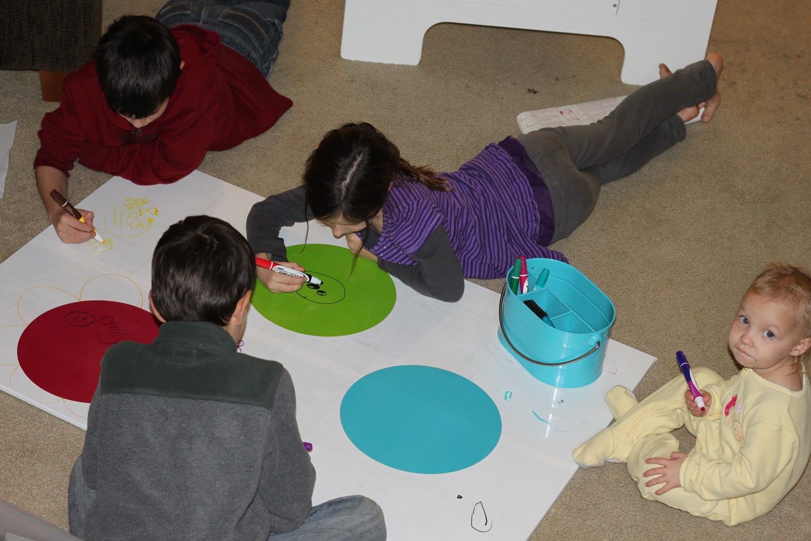 everydayMOM The dry erase table