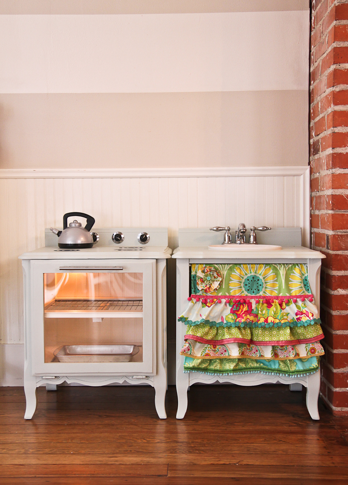 The Farmer's Nest How to make a play kitchen set out of a pair of