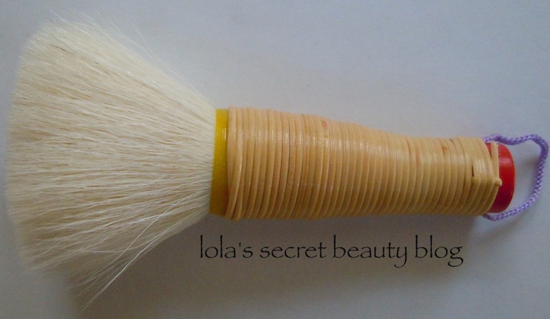 Lola S Secret Beauty Blog Hakuhodo Mizubake Brush Review Pictures