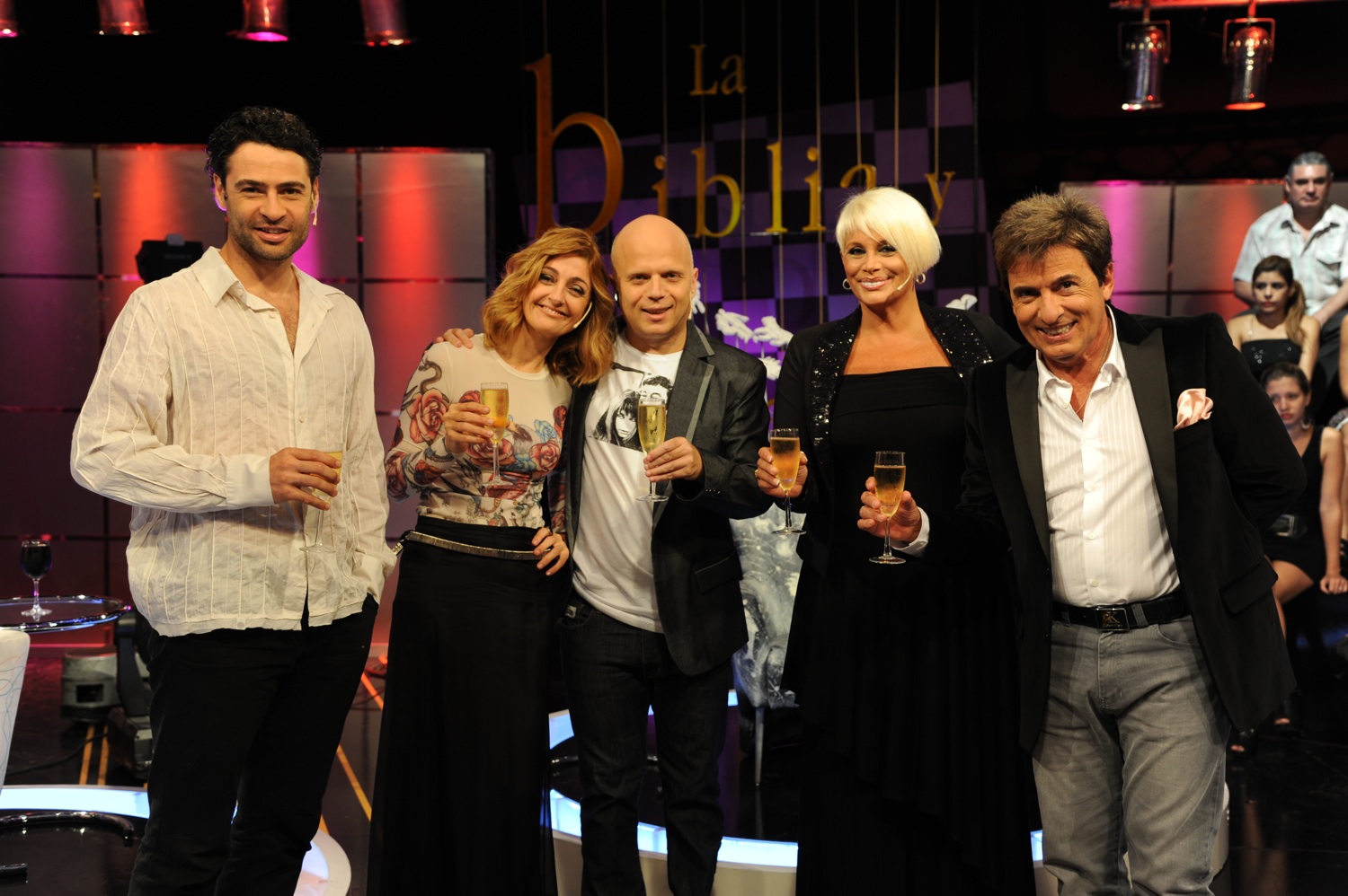 http://2.bp.blogspot.com/-w3ofTIMK68o/T5K38FcF40I/AAAAAAAAVoE/XURNMhV8PpI/s1600/Wainraich%2Bcon%2Binvitados.jpg