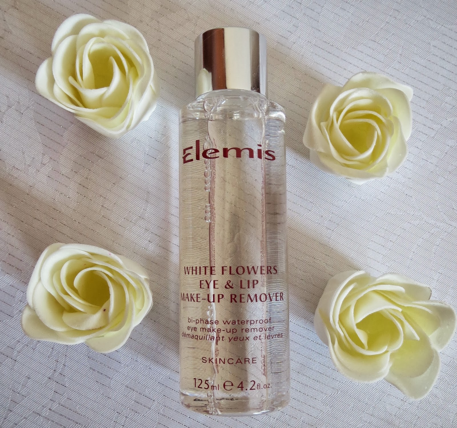 The review Elemis White Flowers Lip and Eye Make Up Remover Expat
