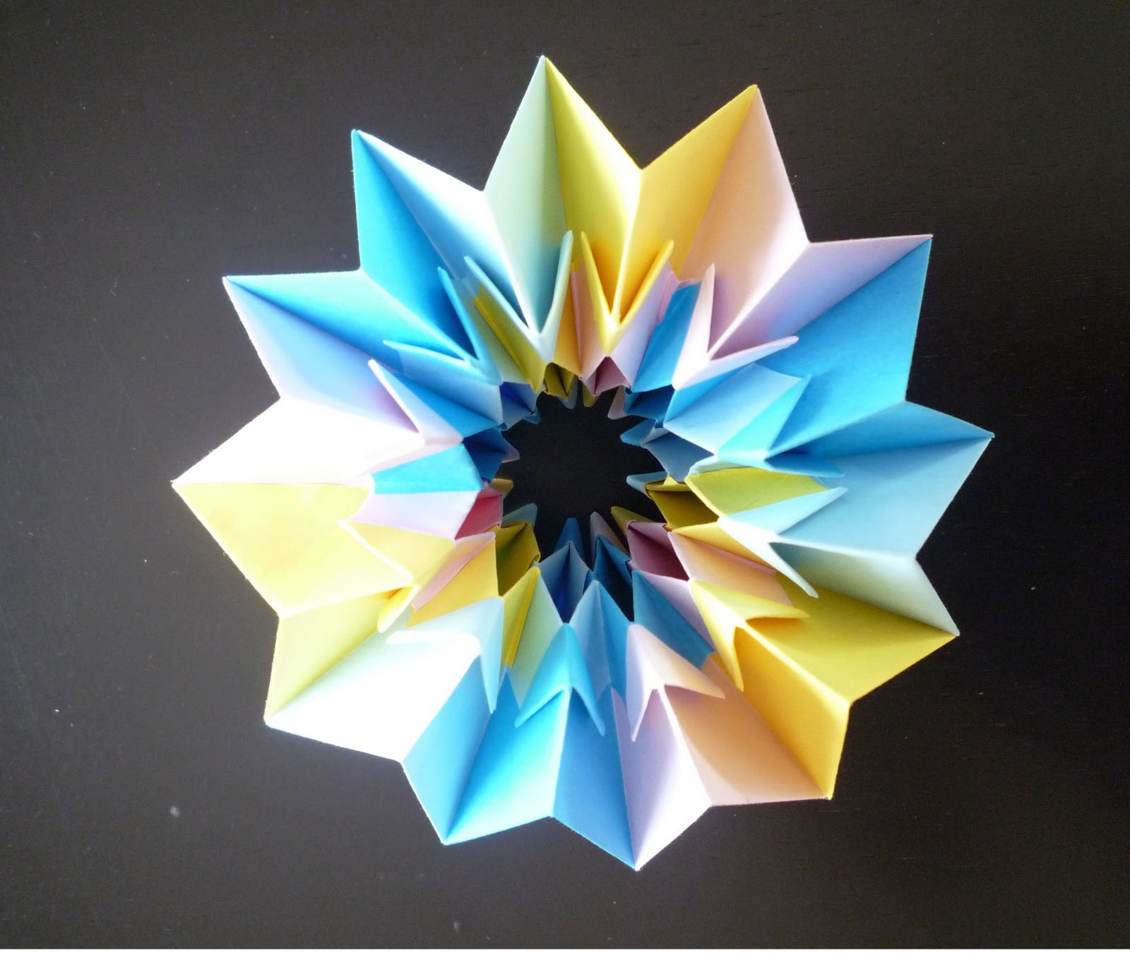 Creaciones en Origami Caleidociclo Fireworks