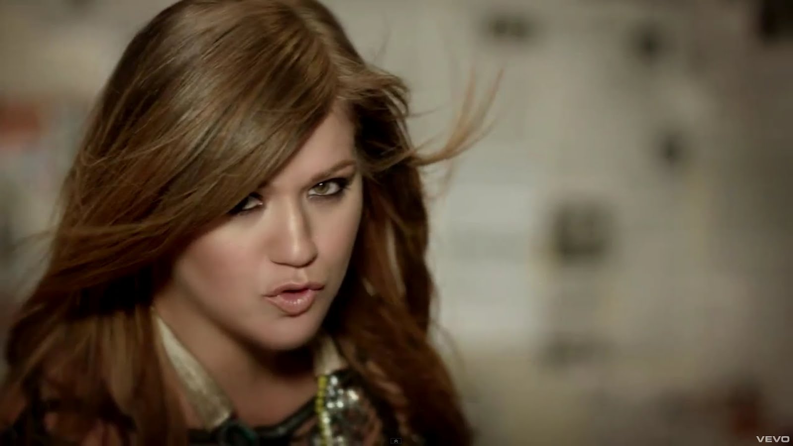 http://2.bp.blogspot.com/-w6NwjwUjT18/T4W2pk4A9_I/AAAAAAAABAc/_QpEslDjpyg/s1600/kelly-Clarkson-Mr-Know-It-All.jpg