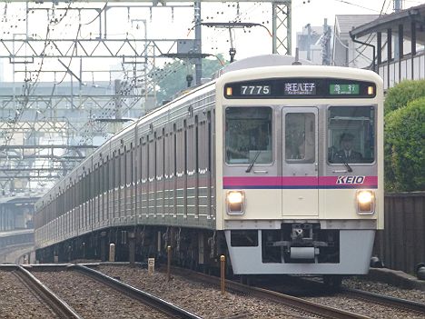 京王電鉄　急行　京王八王子行き2　7000系LED(平日10本運行)