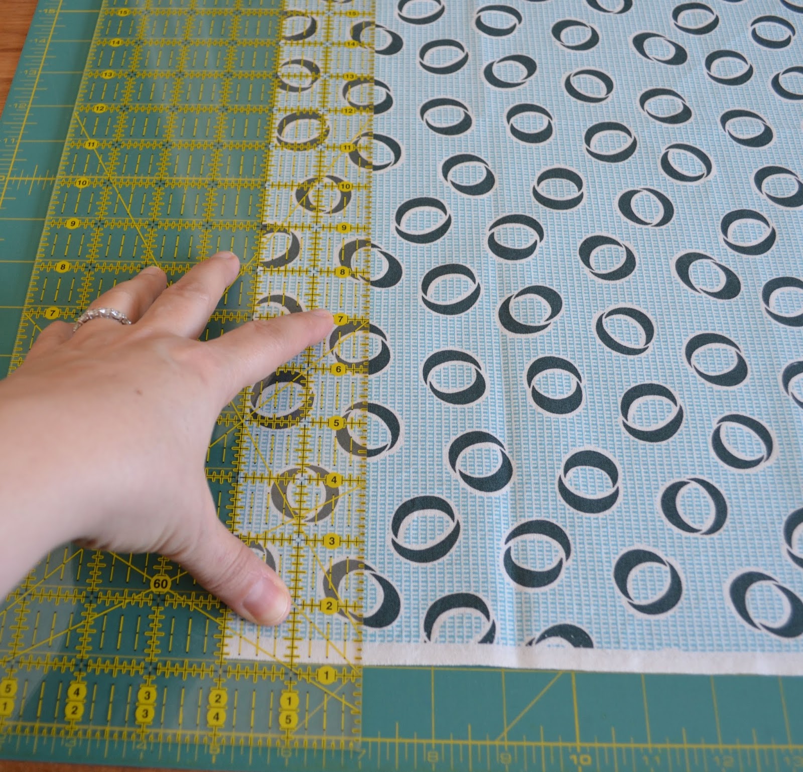 she can quilt Decipher Your Quilt Accurate Cutting and Seam Allowances