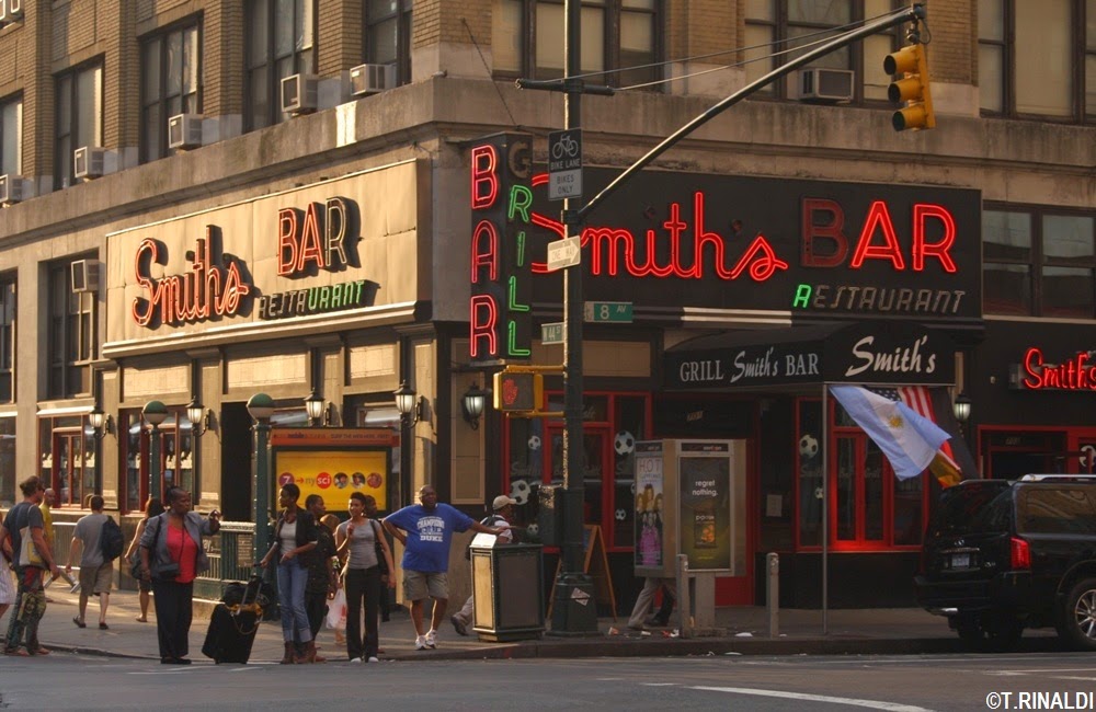 New York Neon Smith's Bar and Restaurant