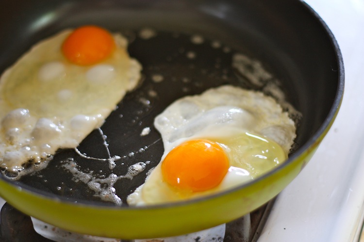 ben and birdy Fried Eggs with Sizzling Vinegar