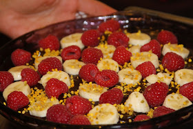 banana berries chocolate cake pie