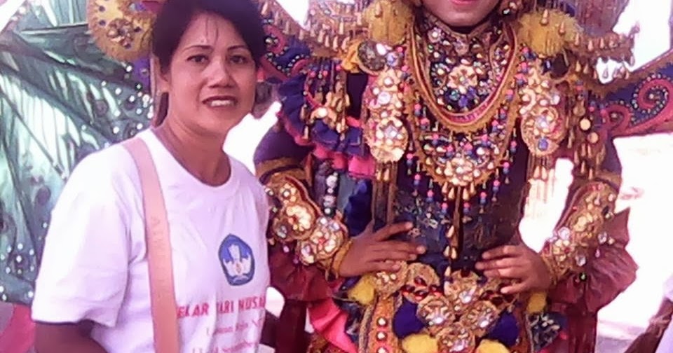 ZELLOVER INDONESIA: TARI KOLOSAL SAIL KOMODO OLEH ALUMNI SMAN 1 SAPE